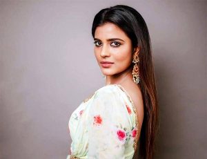 Aishwarya-Rajesh-wiki-age-husband-family-movies-biography